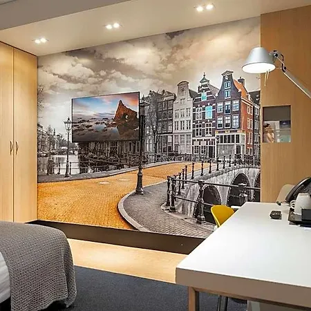 Mercure Schiphol Terminal Hotel 3*